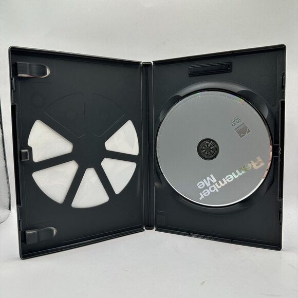 Remember Me DVD With Free Poster - Robert Pattinson Emilie De Ravin - Picture 3 of 3